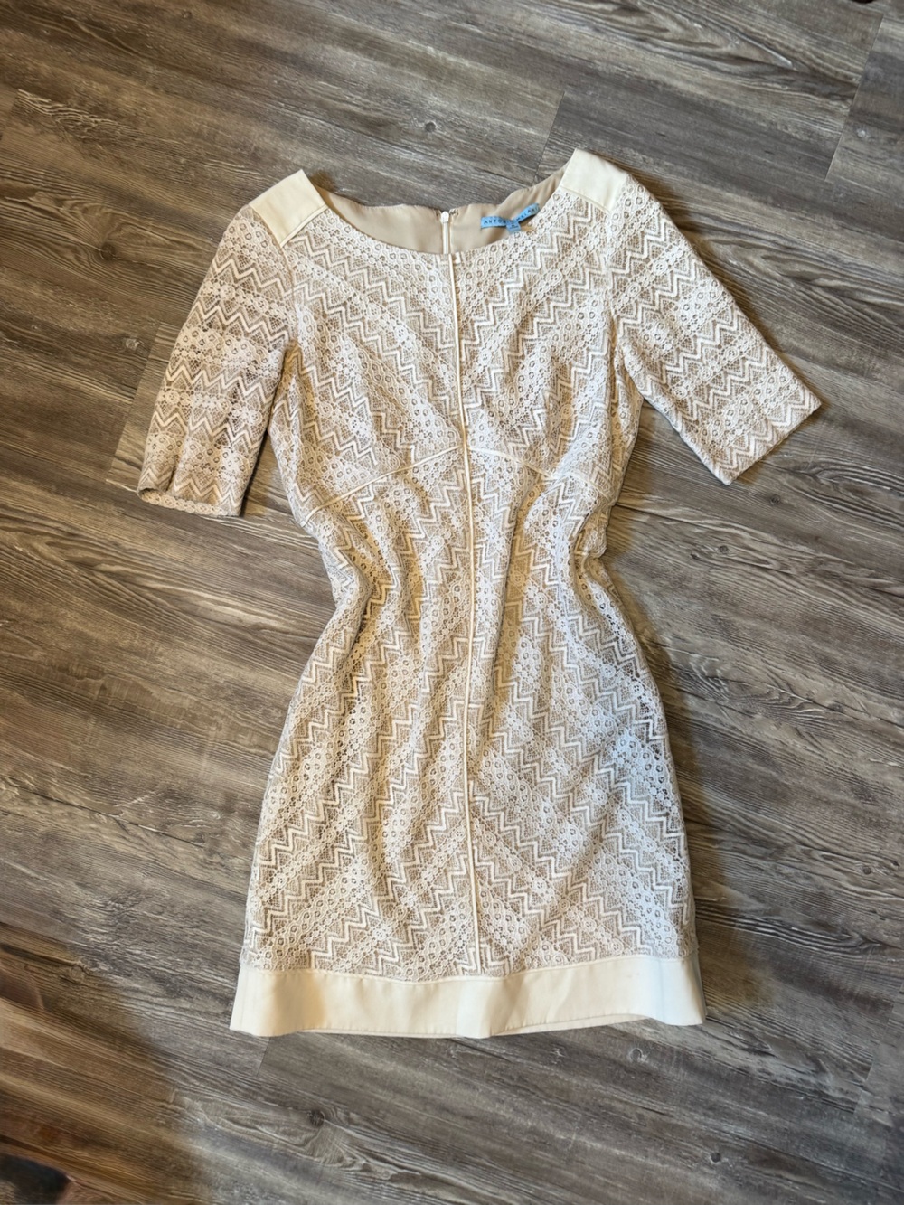 ANTONIO MELANI Cream Lace Mini Sheath Dress